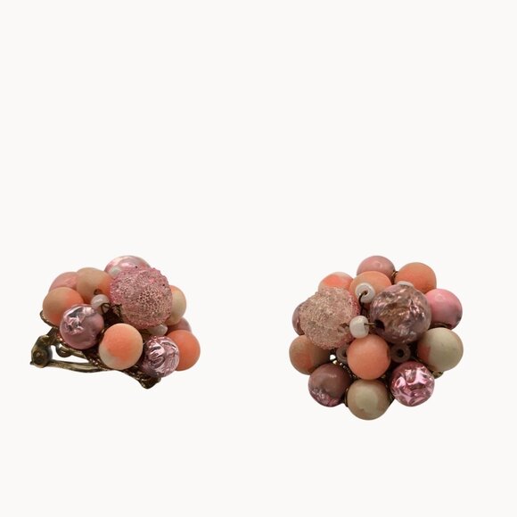 Vtg Pink/White Gold-Tone Clip-On Beaded Cluster Earrings Retro Party Fun Spring - Picture 3 of 8